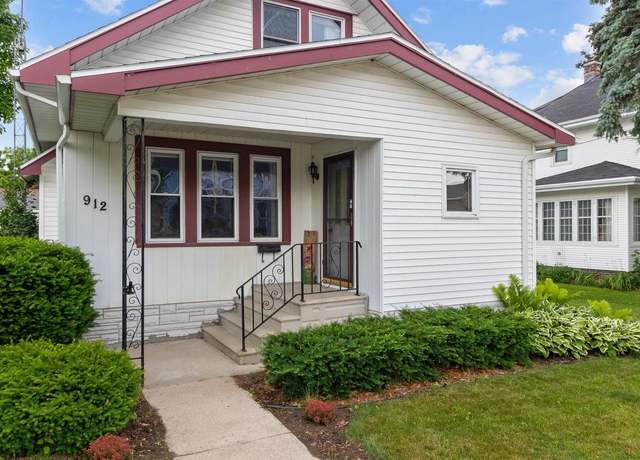 Property at 912 N 11th St, Manitowoc, WI 54220, 3 beds, 2 baths