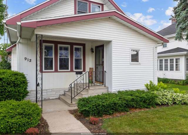 Property at 912 N 11th St, Manitowoc, WI 54220, 3 beds, 2 baths