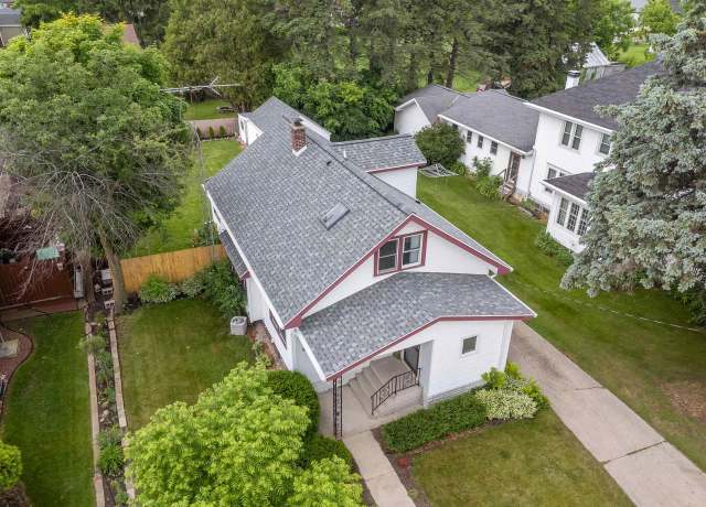 Property at 912 N 11th St, Manitowoc, WI 54220, 3 beds, 2 baths