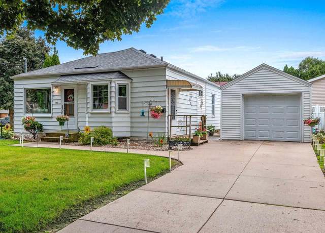 Property at 1302 S Harmon St, Appleton, WI 54915, 2 beds, 1 bath