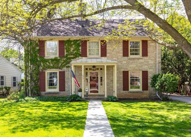 Property at 233 Stevens St, Neenah, WI 54956, 4 beds, 1.5 baths