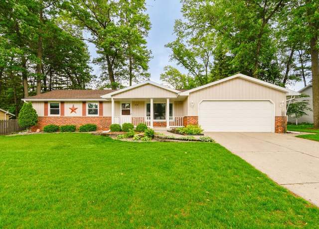 Property at 1415 Nelson St, Green Bay, WI 54304, 3 beds, 2 baths