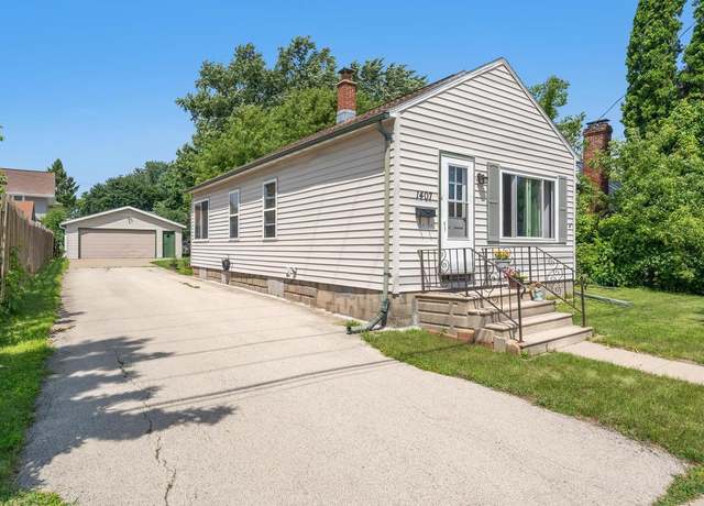 Property at 1407 N Meade St, Appleton, WI 54911, 2 beds, 1 bath