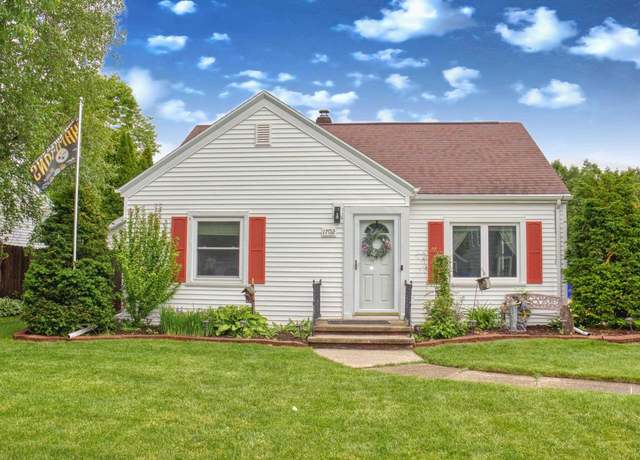 Property at 1702 S Douglas St, Appleton, WI 54914, 3 beds, 1 bath