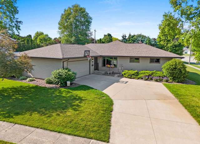 Property at 264 Grand Ave, Brillion, WI 54110, 4 beds, 2 baths