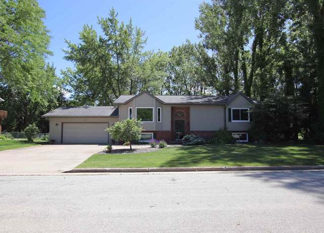 Property at 557 Highknocker Trl, Green Lake, WI 54941, 4 beds, 3 baths
