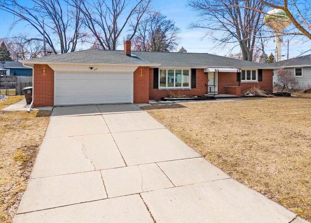 Property at 979 La Croix Ave, Green Bay, WI 54304, 2 beds, 2 baths