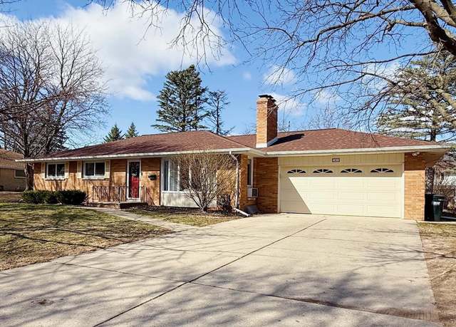 Property at 161 Hilltop Dr, Green Bay, WI 54301, 3 beds, 2 baths