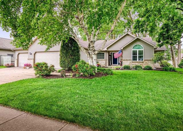 Property at 1501 Bedford Ln, Appleton, WI 54915, 3 beds, 3 baths