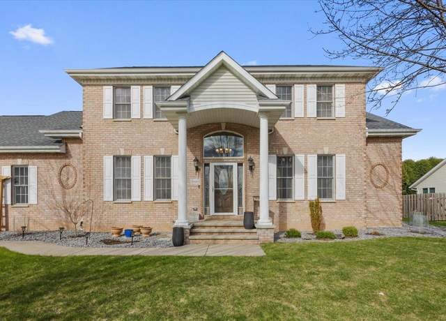 Property at 3020 E Fallcreek Ln, Appleton, WI 54913, 5 beds, 4.5 baths