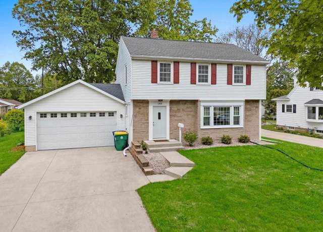 Property at 144 Lau St, Green Bay, WI 54302, 3 beds, 1.5 baths