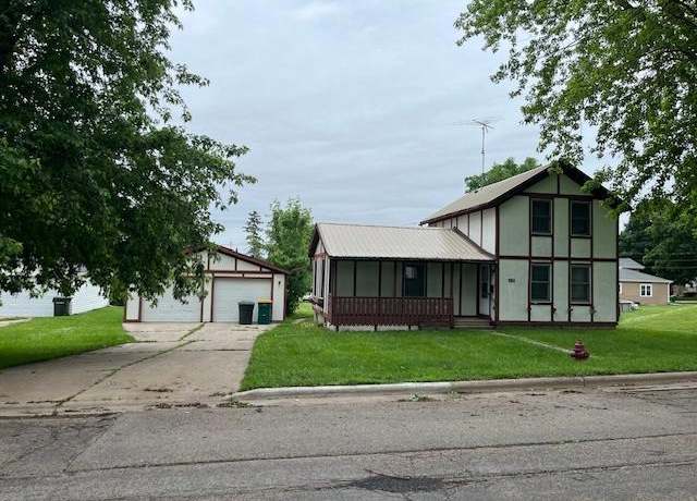 Property at 614 Congress St, Ripon, WI 54971, 2 beds, 1.5 baths