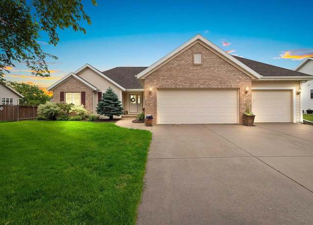 Property at 497 Welland Ave, Green Bay, WI 54311, 3 beds, 2 baths