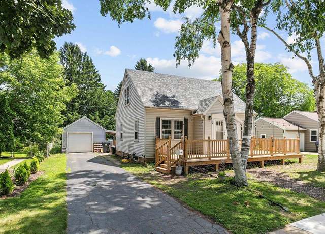Property at 224 Cedar St, Neenah, WI 54956, 3 beds, 1.5 baths