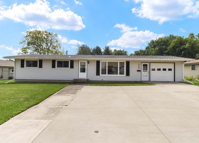 Property at 210 E Greenfield Ave, Algoma, WI 54201, 3 beds, 1.5 baths