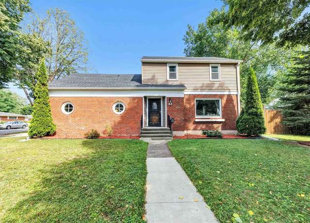 Property at 1103 S Baird St, Green Bay, WI 54301, 3 beds, 1.5 baths