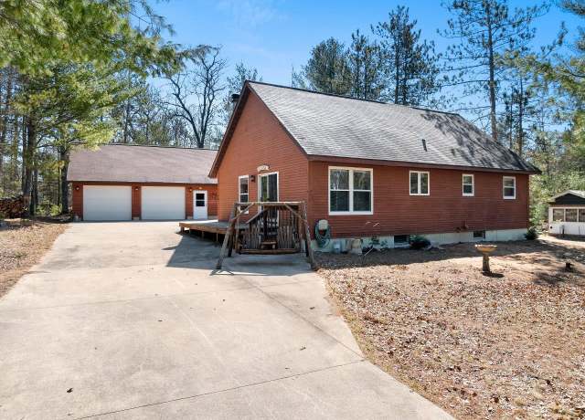 Property at 15366 Grindle Oak Dr, Crivitz, WI 54114, 3 beds, 2.5 baths