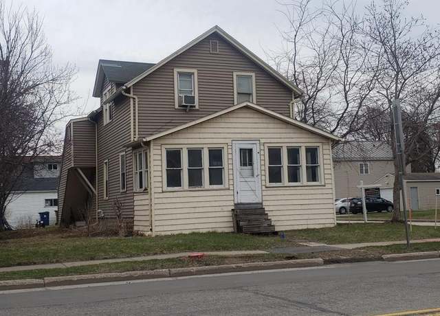 Property at 500 5th St, Menasha, WI 54952, 4 beds, 2 baths