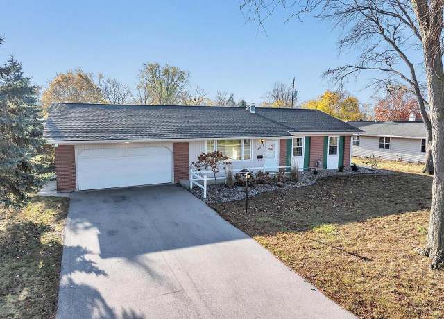 Property at 3018 Humboldt Rd, Green Bay, WI 54311, 3 beds, 1.5 baths