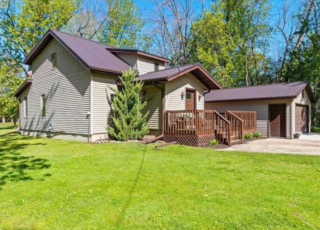 Property at N5925 Crystal Dr, Cecil, WI 54111, 3 beds, 2 baths
