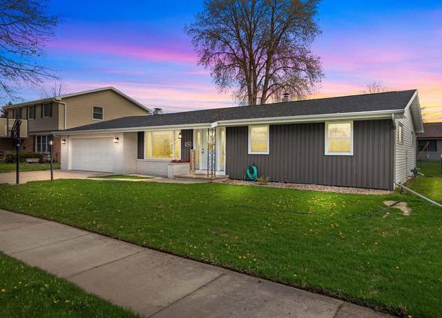 Property at 2108 N Birchwood Ave, Appleton, WI 54914, 3 beds, 2 baths