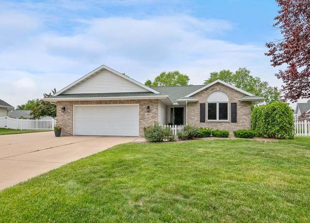 Property at 1283 Rita Ln, De Pere, WI 54115, 5 beds, 2.5 baths
