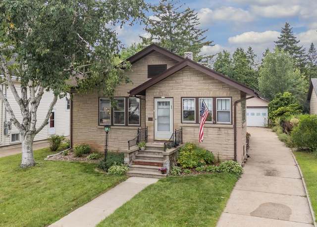 Property at 935 Monroe St, Oshkosh, WI 54901, 2 beds, 1 bath