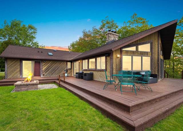 Property at 1000 County Road U, Sturgeon Bay, WI 54210, 3 beds, 2.5 baths
