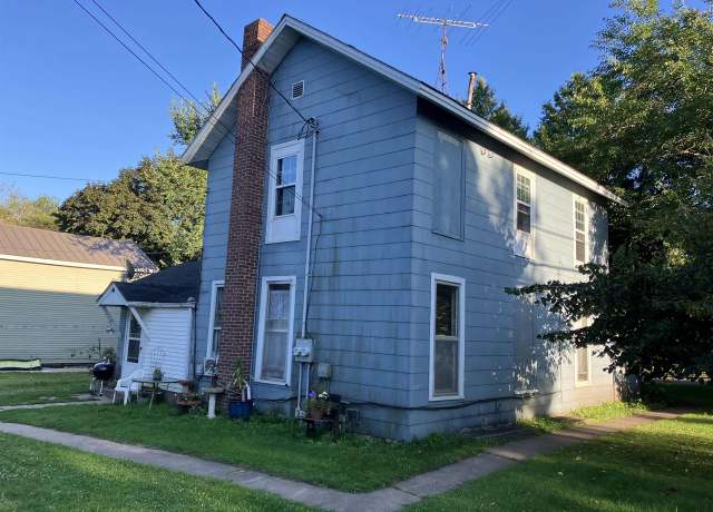 Property at 446 Center St, Waupaca, WI 54981, 3 beds, 2 baths