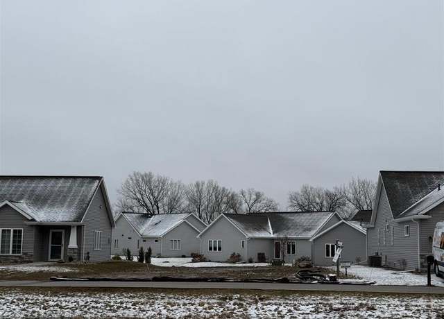 Property at 5014 W Woods Creek Ln, Appleton, WI 54913