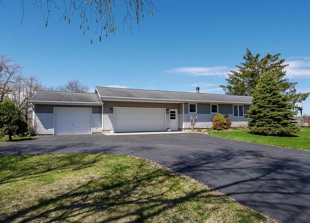 Property at 6709 County Road G, Gillett, WI 54124, 3 beds, 1.5 baths