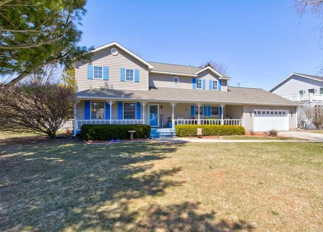 Property at 4103 Michigan Shores Dr, Menominee, MI 49858, 5 beds, 2.5 baths