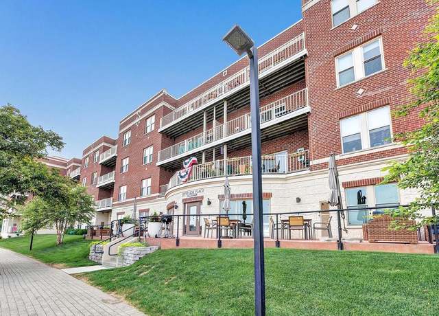 Property at 118 S Washington St Unit 307B, Green Bay, WI 54301, 2 beds, 2 baths