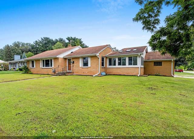 Property at 1205 Loch Dr, Green Bay, WI 54304, 3 beds, 1.5 baths