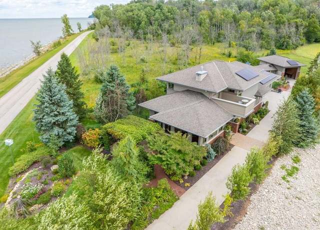 Property at 1156 S Bayshore Rd, Brussels, WI 54204, 4 beds, 2.5 baths
