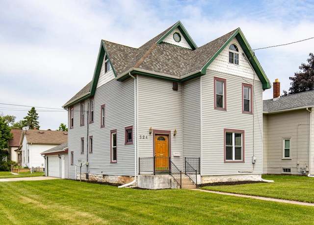 Property at 524 W New York Ave, Oshkosh, WI 54901, 5 beds, 3 baths