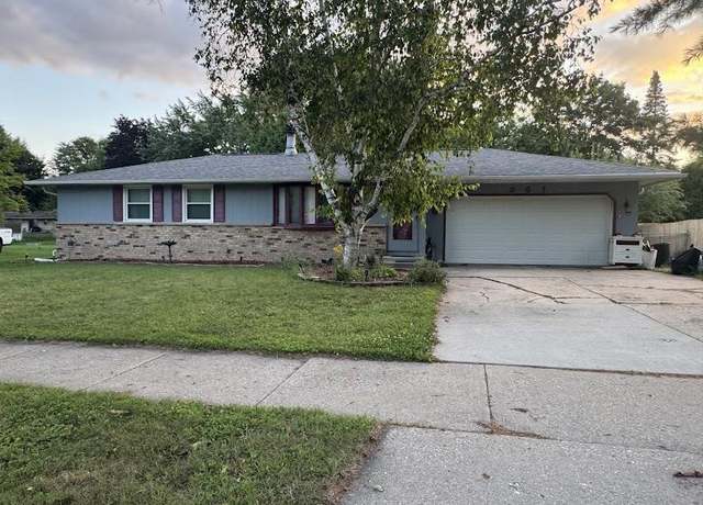 Property at 961 Hillcrest Hts, Green Bay, WI 54313, 5 beds, 2 baths