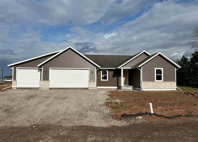 Property at 1651 Founders St, Neenah, WI 54956, 3 beds, 2 baths