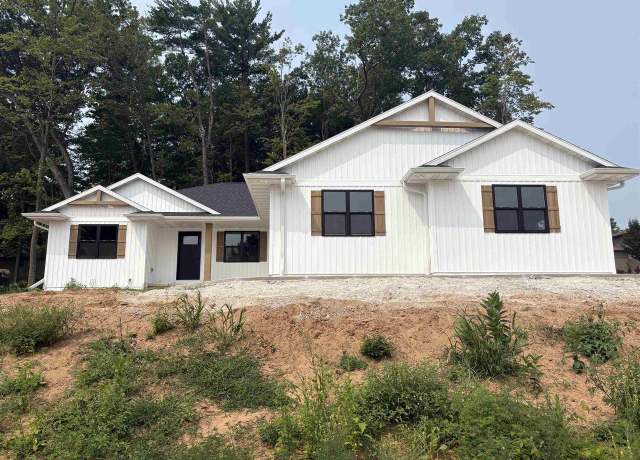 Property at 1093 Stordeur Dr, Green Bay, WI 54313, 3 beds, 2 baths