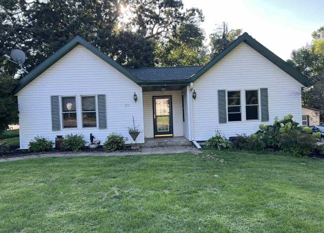 Property at 390 S Jackson St, Iola, WI 54945, 3 beds, 1 bath