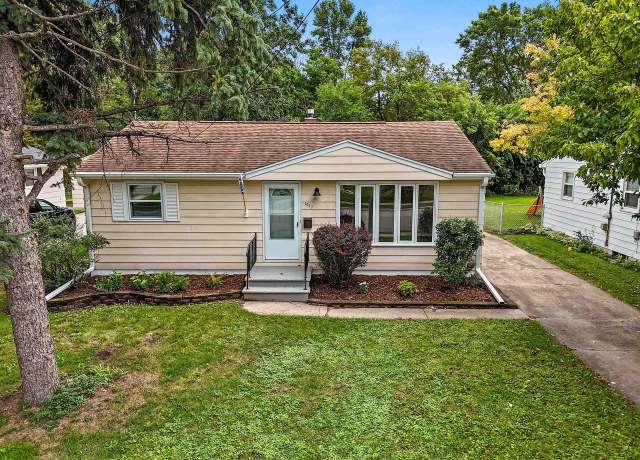 Property at 1017 Wirtz Ave, Green Bay, WI 54304, 2 beds, 1 bath