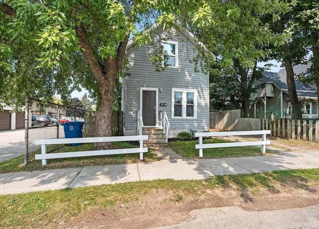 Property at 217 Mill St, Oshkosh, WI 54901, 3 beds, 1 bath
