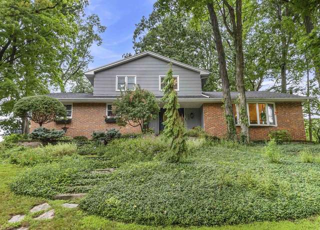 Property at 540 Pinehurst Ave, Green Bay, WI 54302, 3 beds, 2 baths