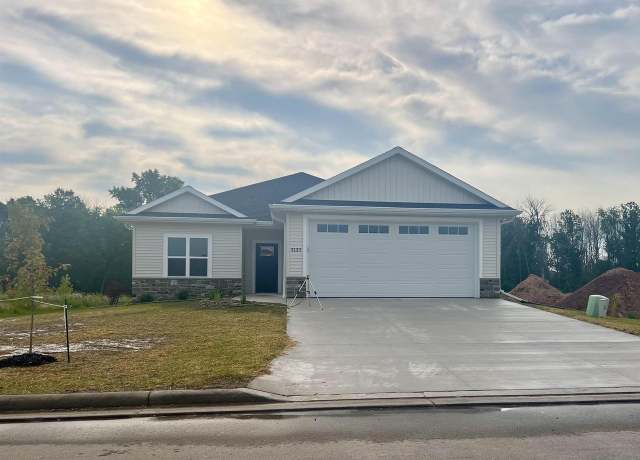 Property at 3133 Lazy Oak Ct, Green Bay, WI 54311, 2 beds, 2 baths