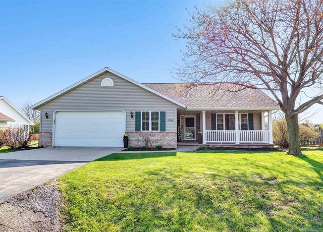 Property at N138 Pinecrest Blvd, Appleton, WI 54915, 3 beds, 2 baths