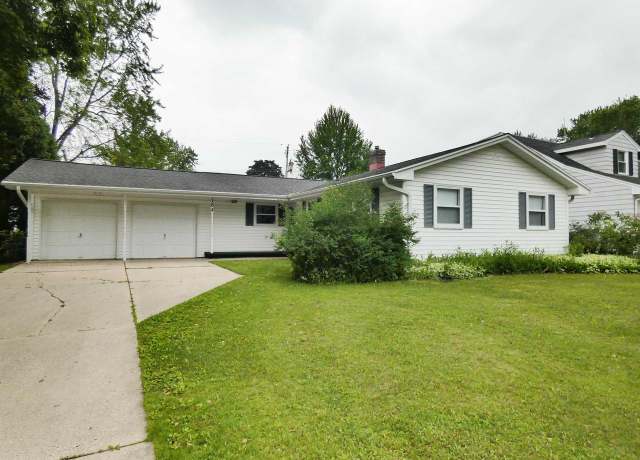 Property at 164 Gwynn St, Green Bay, WI 54301, 3 beds, 2 baths
