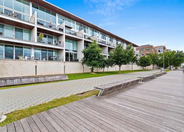 Property at 101 Cherry St, Green Bay, WI 54301, 1 bed, 1 bath