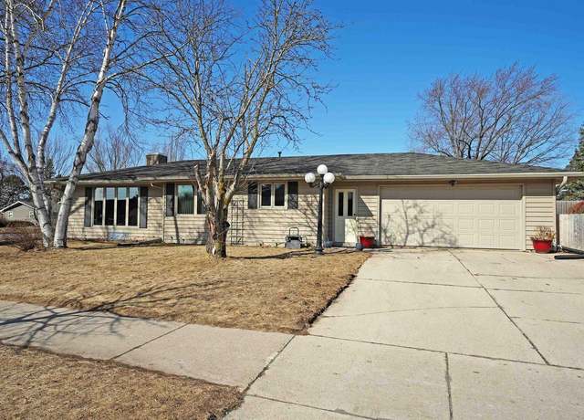 Property at 1080 Orlando Dr, Green Bay, WI 54304, 3 beds, 2 baths