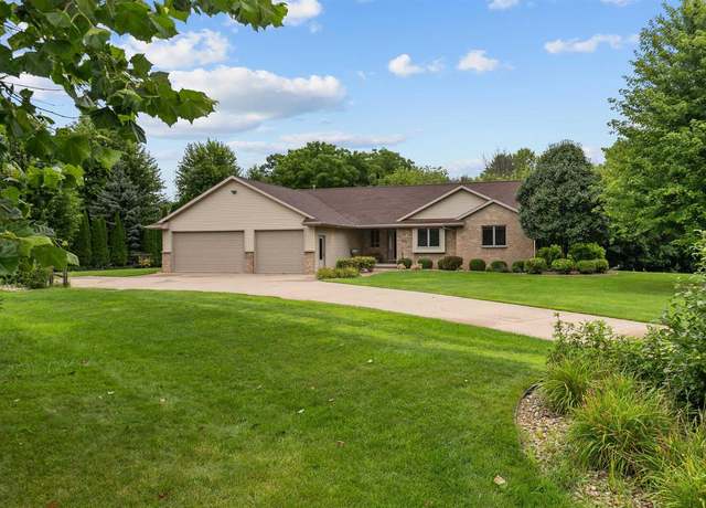 Property at 2412 Manitowoc Rd, Menasha, WI 54952, 3 beds, 3.5 baths