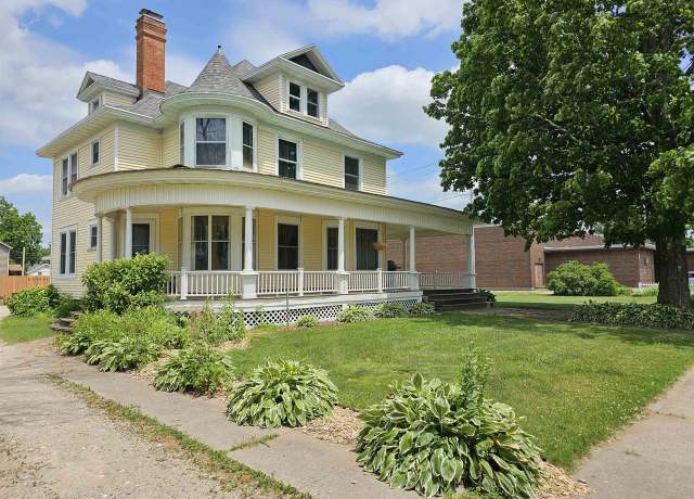 Property at 218 E Main St, Weyauwega, WI 54983, 4 beds, 2 baths